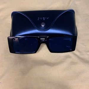 Black rectangle sunglasses
